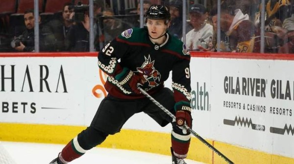 Хоккей.  Владислав Колячонок отправлен "Аризоной" в "Тусон"
 