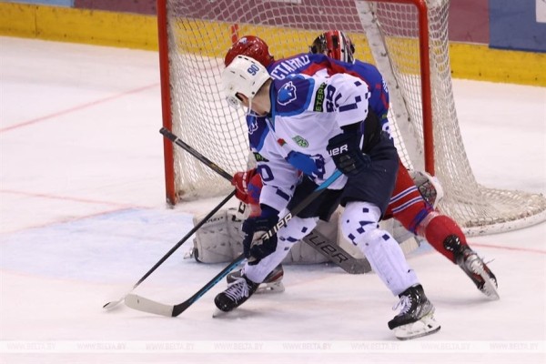 ФОТОФАКТ: Хоккеисты "Юности" одержали победу во втором матче серии плей-офф ФОТОФАКТ: Хоккеисты "Юности" одержали победу во втором матче серии плей-офф