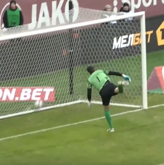 Футбол.  ФНЛ. Виталий Лисакович забил за "Рубин", перебросив Андрея Климовича
&nbsp;&nbsp;