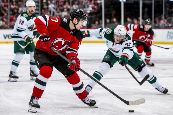 Хоккей.  НХЛ. "Нью-Джерси" уступил "Миннесоте" за секунду до окончания овертайма, у Егора Шаранговича — 4 броска и -1 по "+/-"
  