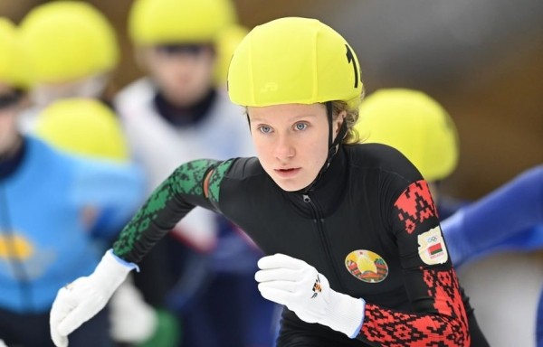 Белорусская конькобежка Полина Сивец завоевала серебро в масс-старте на Играх "Дети Азии" Белорусская конькобежка Полина Сивец завоевала серебро в масс-старте на Играх "Дети Азии"