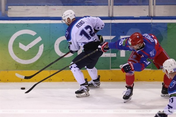 ФОТОФАКТ: Хоккеисты "Юности" одержали победу во втором матче серии плей-офф ФОТОФАКТ: Хоккеисты "Юности" одержали победу во втором матче серии плей-офф