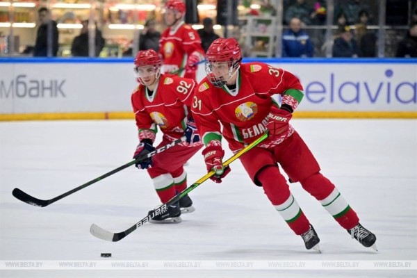 Хоккейная команда Президента победила сборную Брестской области в матче любительского турнира