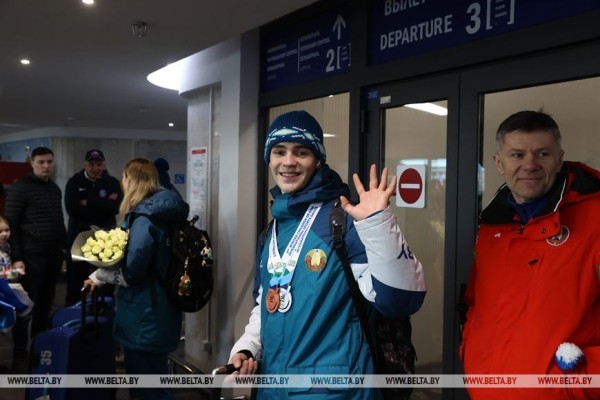 ФОТОФАКТ: Белорусские спортсмены вернулись домой после участия во II зимних Международных играх "Дети Азии"