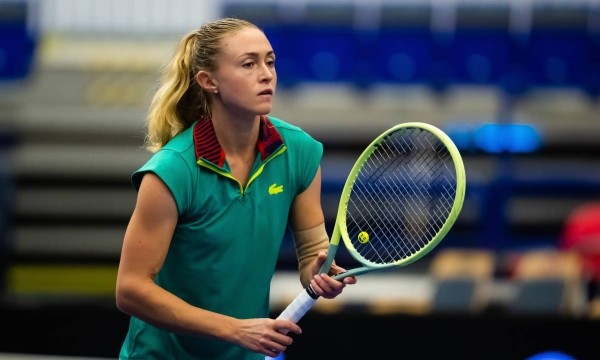 Теннис.  Александра Саснович уступила Барборе Крейчиковой на турнире ВТА-1000 в Майами
 