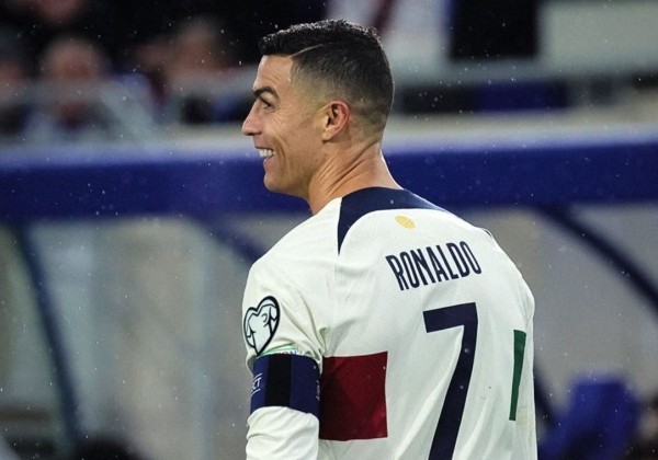 Футбол.  ЧЕ-2024. Сборная Португалии отправила 6 безответных мячей в ворота Люксембурга. У Роналду дубль во 2-й встрече кряду
 