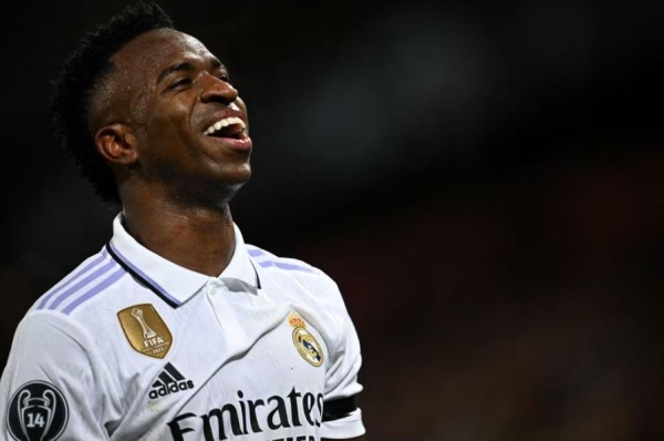 Футбол.  Лига чемпионов. "Реал" примет "Ливерпуль" после 5:2 на "Энфилде". Есть ли у "красных" шансы на четвертьфинал?
  