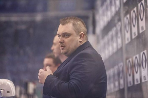 Хоккей.  Главный тренер "Витебска" Роман Юпатов: ноль голов в двух матчах с "Юностью"? Выйду я и забью
 