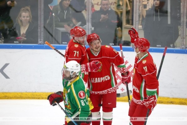 Хоккейная команда Президента вышла в финал любительского турнира Хоккейная команда Президента вышла в финал любительского турнира