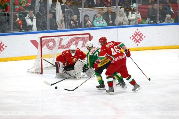 Хоккейная команда Президента вышла в финал любительского турнира Хоккейная команда Президента вышла в финал любительского турнира