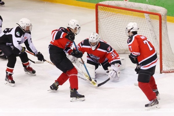 Юные хоккеисты минского "Локомотива" выиграли "Золотую шайбу"