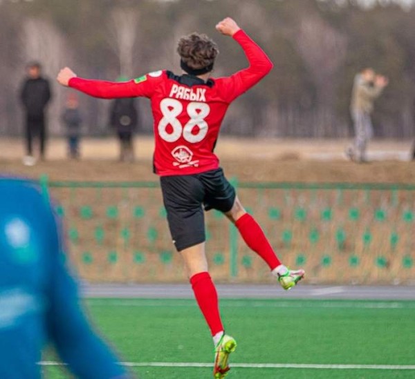 Футбол.  "Славия" минимально уступила "Слуцку", но вышла в полуфинал Кубка Беларуси
 