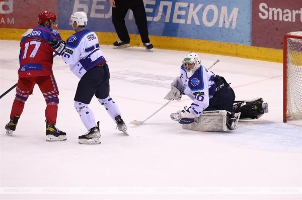 ФОТОФАКТ: Хоккеисты "Юности" одержали победу во втором матче серии плей-офф ФОТОФАКТ: Хоккеисты "Юности" одержали победу во втором матче серии плей-офф