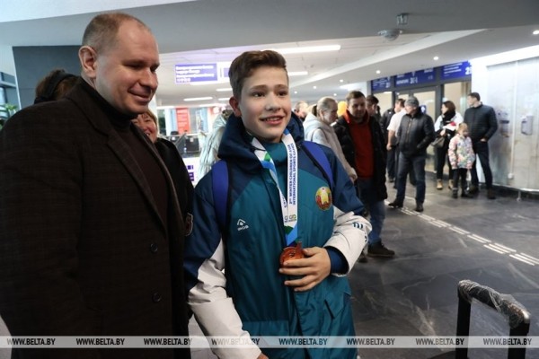 ФОТОФАКТ: Белорусские спортсмены вернулись домой после участия во II зимних Международных играх "Дети Азии"