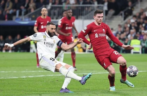 Футбол.  Лига чемпионов. Гол Бензема принес "Реалу" победу над "Ливерпулем". Мадридцы вышли в 1/4 финала
 