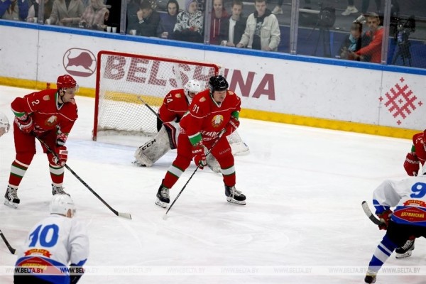 Хоккейная команда Президента в 14-й раз стала победителем любительского турнира Хоккейная команда Президента в 14-й раз стала победителем любительского турнира