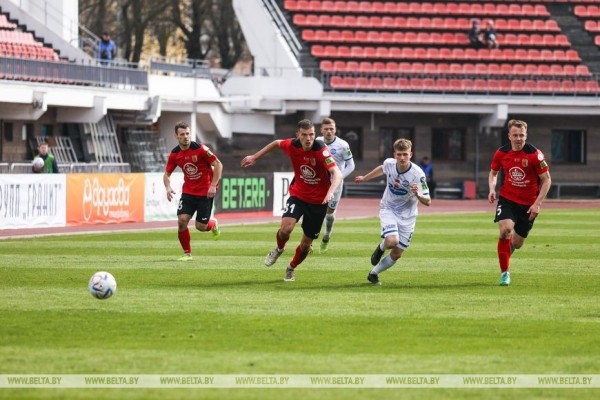 ФОТОФАКТ: Футболисты "Славии" одержали первую победу в чемпионате Беларуси по футболу ФОТОФАКТ: Футболисты "Славии" одержали первую победу в чемпионате Беларуси по футболу
