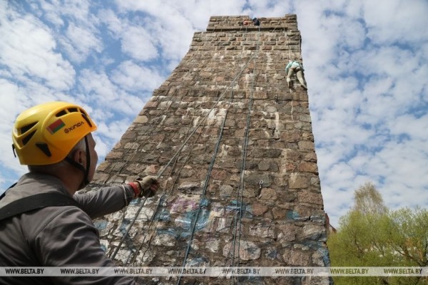 ФОТОФАКТ: В Могилевской области проходит тренировка и отбор альпинистов для восхождения на пик Ленина ФОТОФАКТ: В Могилевской области проходит тренировка и отбор альпинистов для восхождения на пик Ленина