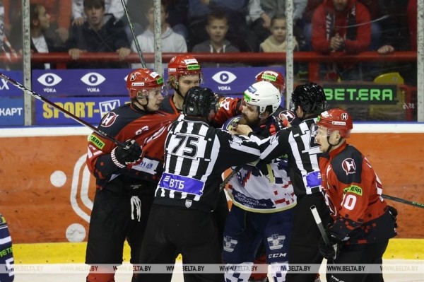 ФОТОФАКТ: Заключительный матч белорусской хоккейной экстралиги сезона-2022/23 проходит в Гродно