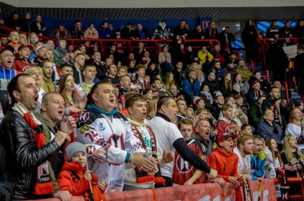 Хоккей.  В четвертьфиналах и полуфиналах текущего розыгрыша плей-офф Betera-Экстралиги зафиксировано 19 аншлагов в 30 играх
 