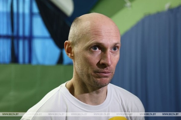 ФОТОФАКТ: Николай Давыденко провел мастер-класс для воспитанников теннисных школ Минска