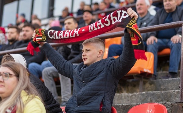 Футбол. "Славия" упустила победу над "Белшиной", пропустив в добавленное время
Футбол. "Славия" упустила победу над "Белшиной", пропустив в добавленное время