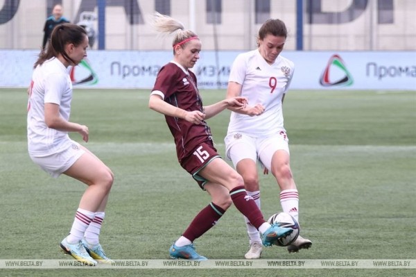 Белорусские футболистки уступили россиянкам в товарищеском матче
