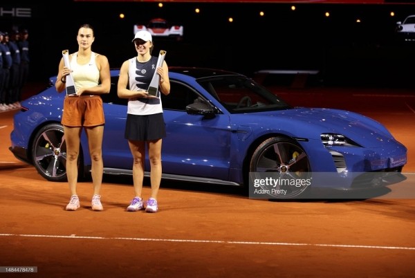 Теннис.  Арина Соболенко: давайте договоримся — если я снова выйду в финал, мне просто отдадут лишнюю машину
 