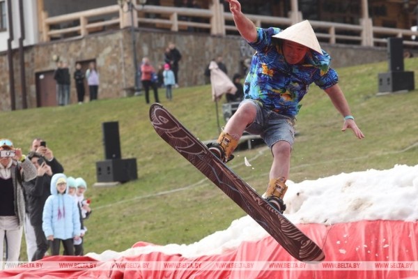 ФОТОФАКТ: В комплексе "Логойск" состоялось закрытие горнолыжного сезона