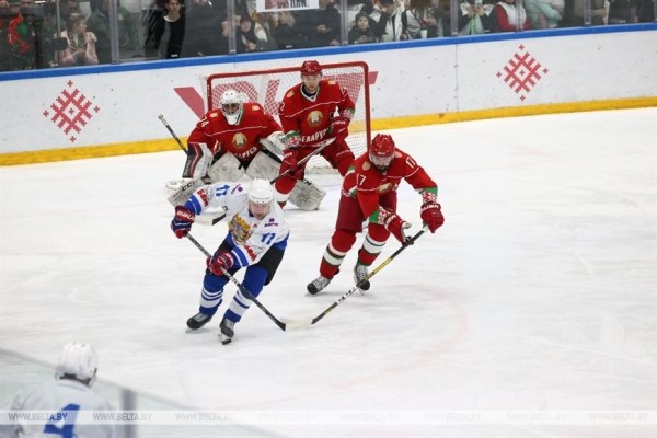 Хоккейная команда Президента в 14-й раз стала победителем любительского турнира Хоккейная команда Президента в 14-й раз стала победителем любительского турнира