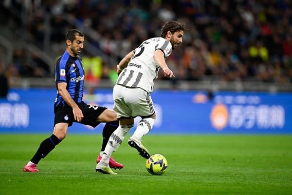 Футбол.  "Интер" благодаря голу Димарко победил "Ювентус" и вышел в финал Кубка Италии
 