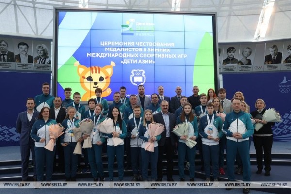 В НОК Беларуси чествовали призеров Вторых зимних Игр "Дети Азии" В НОК Беларуси чествовали призеров Вторых зимних Игр "Дети Азии"