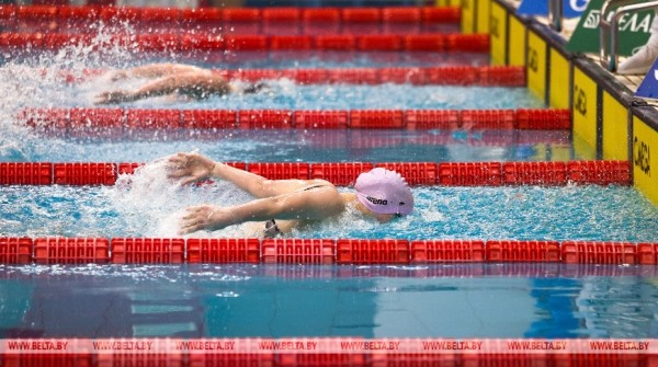 Семь комплектов медалей разыграны в четвертый день чемпионата Беларуси по плаванию