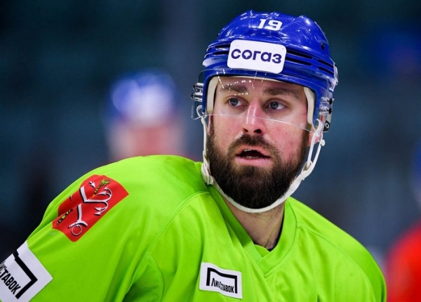 Хоккей.  Никита Комаров может сменить СКА на "Ладу"
 