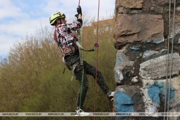 ФОТОФАКТ: В Могилевской области проходит тренировка и отбор альпинистов для восхождения на пик Ленина ФОТОФАКТ: В Могилевской области проходит тренировка и отбор альпинистов для восхождения на пик Ленина