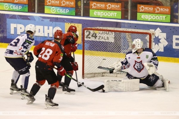 ФОТОФАКТ: Заключительный матч белорусской хоккейной экстралиги сезона-2022/23 проходит в Гродно