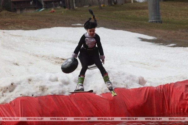ФОТОФАКТ: В комплексе "Логойск" состоялось закрытие горнолыжного сезона