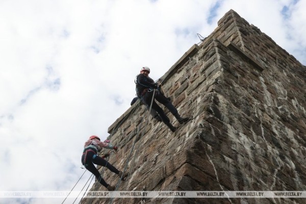 ФОТОФАКТ: В Могилевской области проходит тренировка и отбор альпинистов для восхождения на пик Ленина ФОТОФАКТ: В Могилевской области проходит тренировка и отбор альпинистов для восхождения на пик Ленина