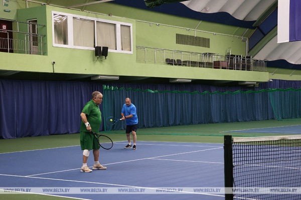 ФОТОФАКТ: В Минске завершился теннисный турнир на Кубок посольства России ФОТОФАКТ: В Минске завершился теннисный турнир на Кубок посольства России
