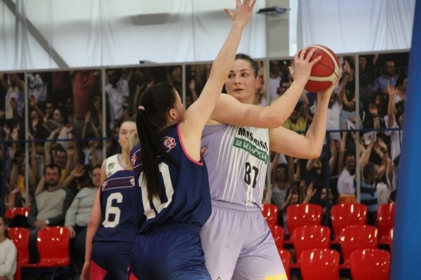 Баскетбол.  "Горизонт" почти в два раза перебросал "Гомельских рысей" и вышел в финал чемпионата Беларуси
 