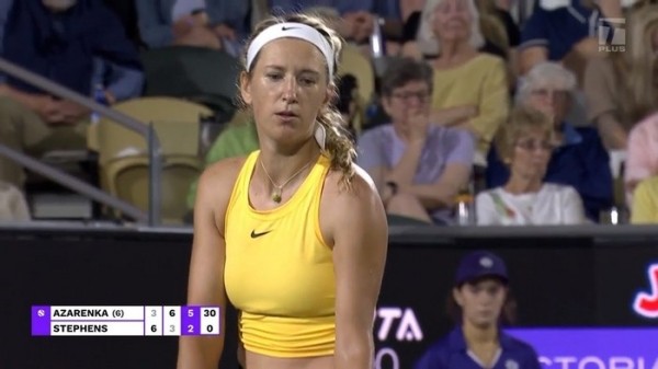 Теннис.  Виктория Азаренко обыграла Слоан Стивенс на турнире в Чарльстоне и вышла на Анну Калинскую
 