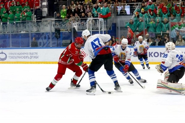 Хоккейная команда Президента в 14-й раз стала победителем любительского турнира Хоккейная команда Президента в 14-й раз стала победителем любительского турнира