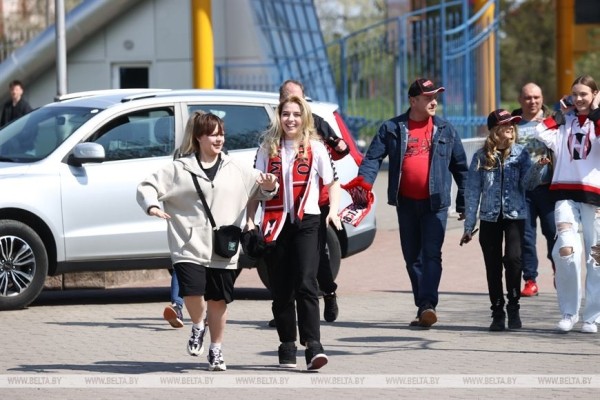 Праздник хоккея в Гродно: через несколько часов станет известен чемпион Беларуси