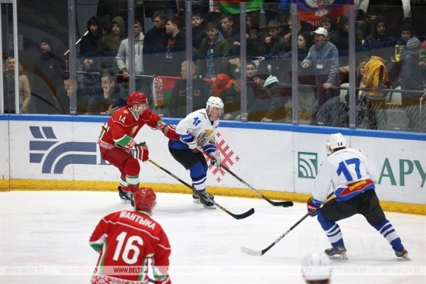 Хоккейная команда Президента в 14-й раз стала победителем любительского турнира Хоккейная команда Президента в 14-й раз стала победителем любительского турнира