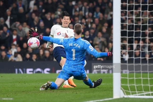 Футбол.  Чемпионат Англии. "Тоттенхэм" свел матч с "Манчестер Юнайтед" к ничьей, отыгравшись со счета 0:2
 