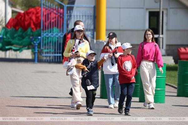 Праздник хоккея в Гродно: через несколько часов станет известен чемпион Беларуси