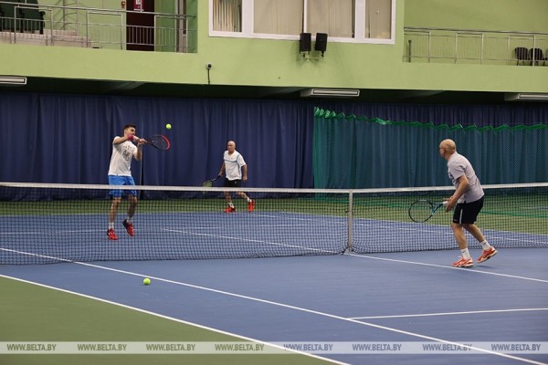 ФОТОФАКТ: В Минске завершился теннисный турнир на Кубок посольства России ФОТОФАКТ: В Минске завершился теннисный турнир на Кубок посольства России