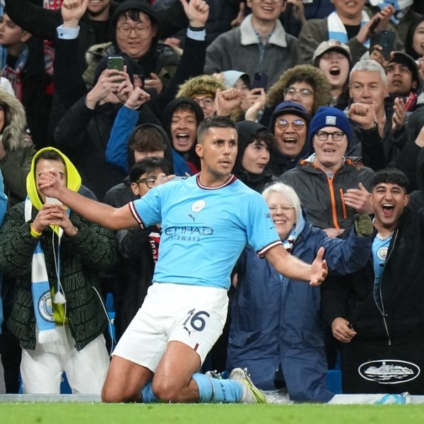 Футбол. "Манчестер Сити" — "Бавария". Родри забил супергол в девятку из-за пределов штрафной и вывел "горожан" вперед
Футбол. "Манчестер Сити" — "Бавария". Родри забил супергол в девятку из-за пределов штрафной и вывел "горожан" вперед