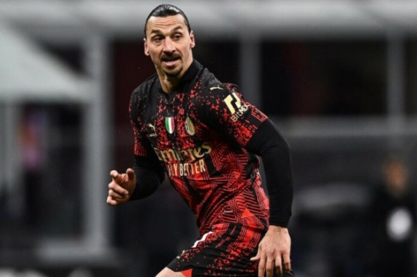 Футбол.  Златан Ибрагимович на разминке получил травму. 41-летний форвард может не сыграть за "Милан" до конца сезона
 