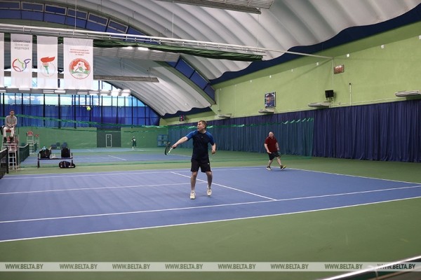 ФОТОФАКТ: В Минске завершился теннисный турнир на Кубок посольства России ФОТОФАКТ: В Минске завершился теннисный турнир на Кубок посольства России